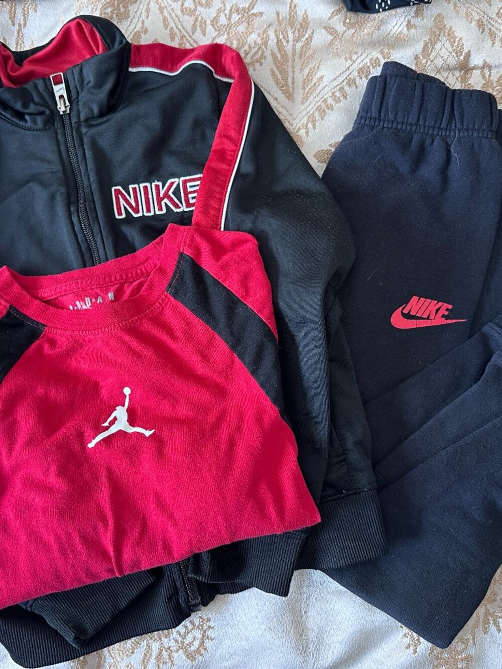 Nike Air Jordan Boys Size 7 / L Athletic Track Suit Black / Red/ White